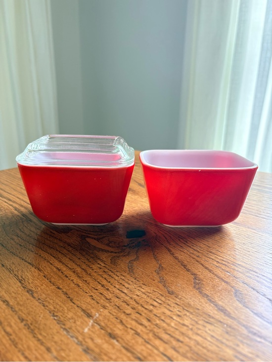 Pyrex Other - Vintage Pyrex Red Glass Refrigerator Dishes- “Fridgie” - Set of 2- 501C- one lid